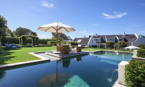 14 on Klein Constantia - Adults only